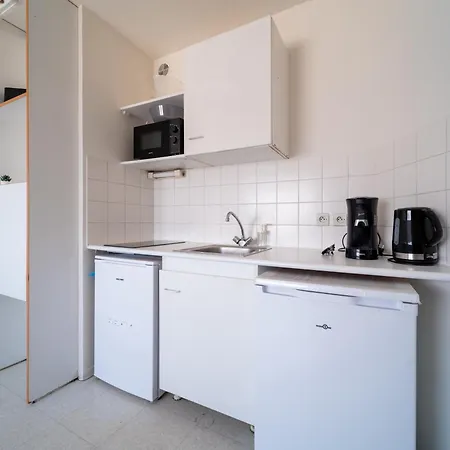 Grand Studio Tout équipe à 6min De St Charles Apartamento *