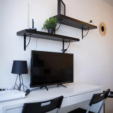 Grand Studio Tout équipe à 6min De St Charles *