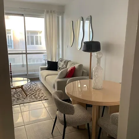 M Du Prado Apartment Marseille