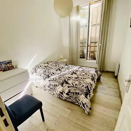 Apartment Votre Pied-a-terre A T3 Cosy A Deux Pas Du Vieux-port *
