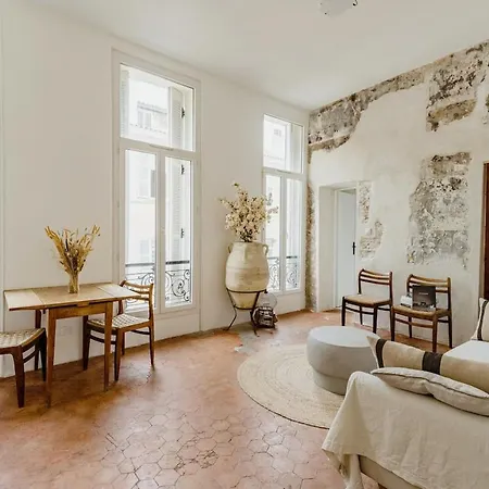 |aaa|- Pure & Natural Massilia Center Apartment