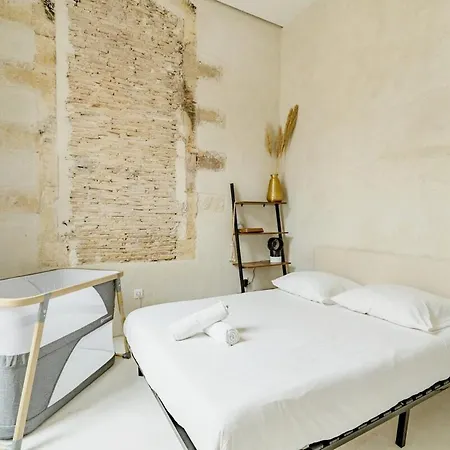 |aaa|- Pure & Natural Massilia Center Apartment