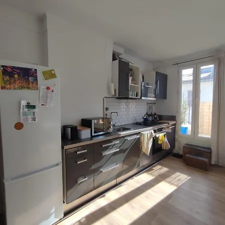 Sunny And Fully Furnished Duplex In Apartamento Marsella