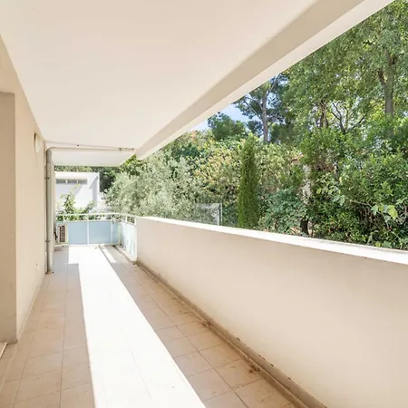2 Bedroom With Balcony 10th Arr * Marseille