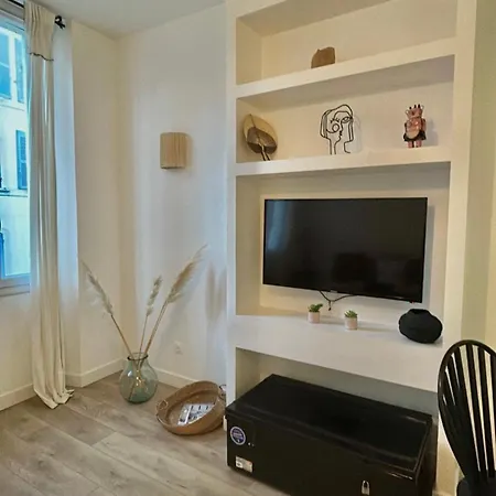 Apartment Le Saint Victor Marseilles