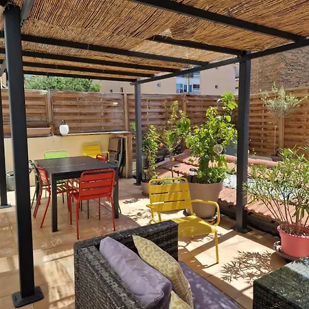 Apartment Superbe 2 Pieces Avec Grande Terrasse, Classe *** Marseille