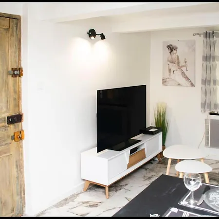 Apartment La Calade Enchantee Pour 4 Marseille