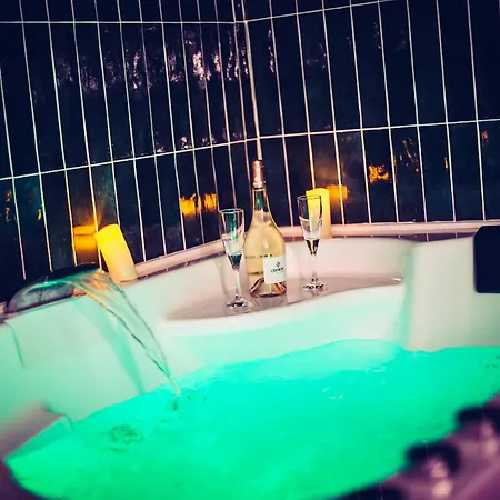 Romantiskt hotell Du Mont D'or - Baignoire - Minibar Offert *