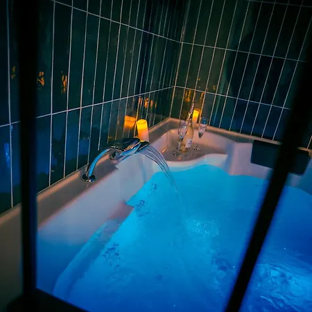 Du Mont D'or - Baignoire - Minibar Offert Romantiskt hotell *