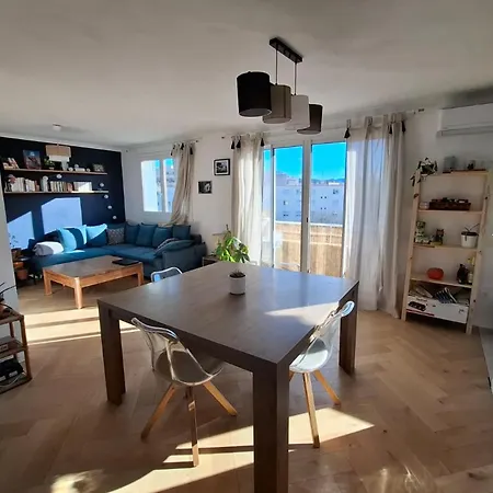 T2 With Wifi And Balcony In Apartment *
