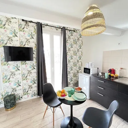 Secret Jungle Apartment