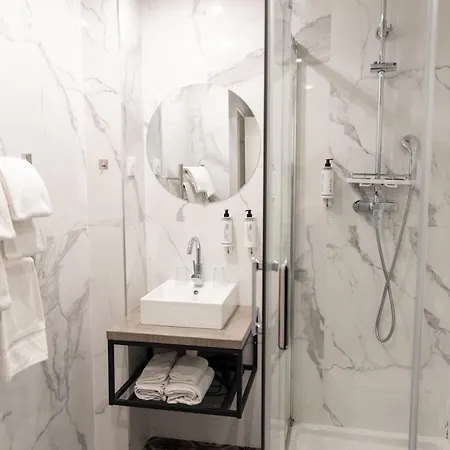 Le M Hotel