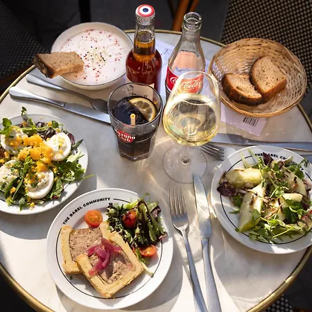 The Babel Community - Republique - Joliette 公寓式酒店 4*