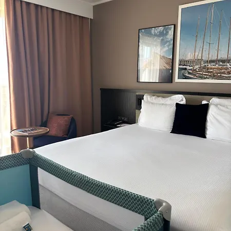 Hotel M