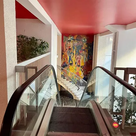 Proche De La Joliette Et Des Terrasses Du Port Appartement