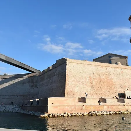 Sous Le Clocher * Marseille