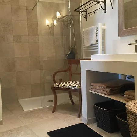 Sous Le Clocher Apartment *