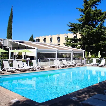 Hotel Novotel Est 4*