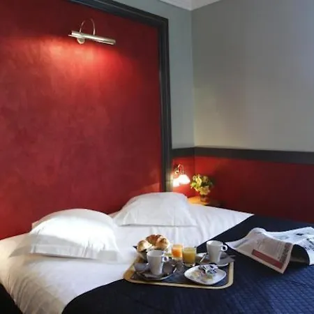 Adonis Vieux Port - Du Palais Hotel 3*