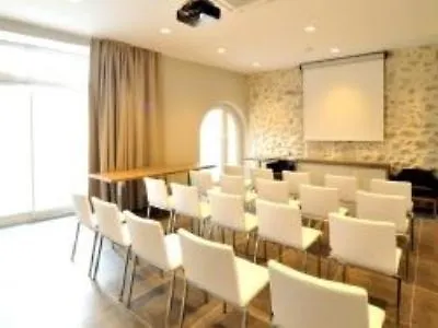 Hotel Ibis Styles Gare Saint-charles 3*