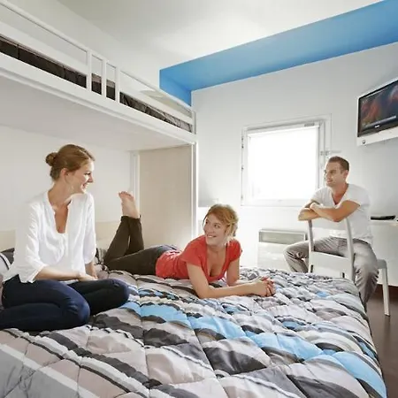 Ibis Budget Est Porte D'aubagne Hotel