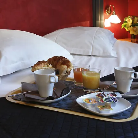 Adonis Vieux Port - Du Palais Hotel 3*