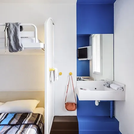 Hotelf1 Aubagne Марсель