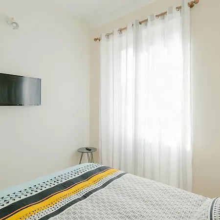 Flat Saint Charles *
