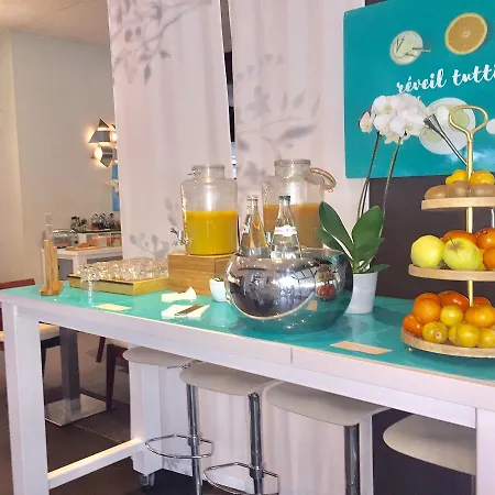 Hotel Novotel Est 4*