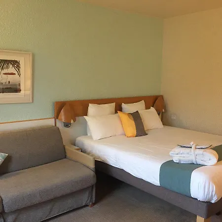 Novotel Est Hotel 4*