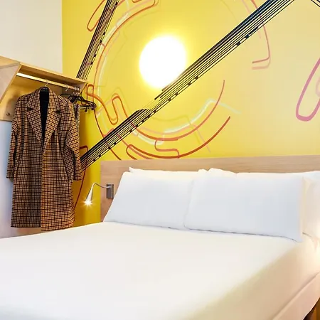 Hotel Ibis Styles Gare Saint-charles 3*