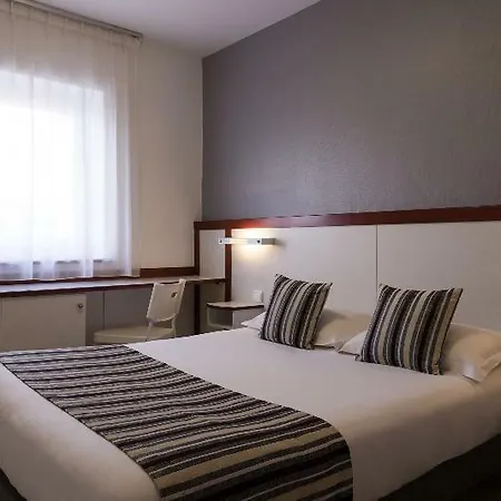 Hotel The Originals City, Parc Des Expositions, Prado 2*
