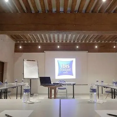 Ibis Budget Vieux Port Hotel 2*