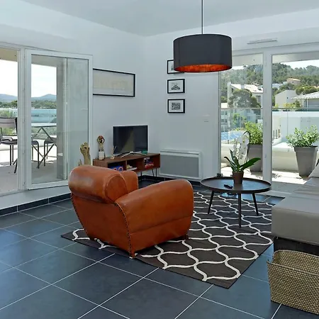 Quintessens Apartment