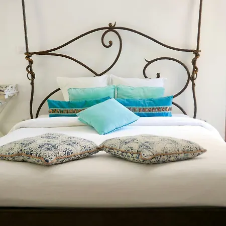 Guest house Vieux Port Panier Jardin *