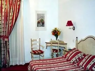 Hotel Le Cesar 3*