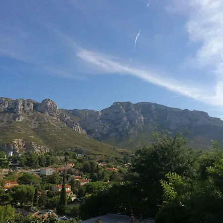 Petite Maison Dans Le Parc National Des Calanques Bed & Breakfast Marseille