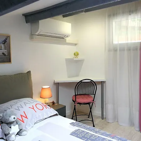 Petite Maison Dans Le Parc National Des Calanques Bed & Breakfast