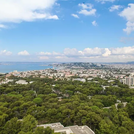 **** Roy D Espagne, Up To 7 People, View In Safe **** * Marseille