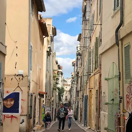 Sous Le Clocher Apartment
