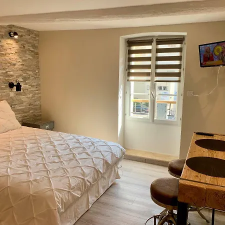 Chambres&appartements 招待所 3*