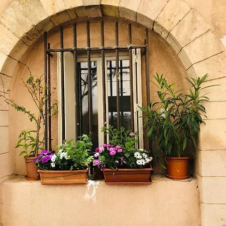 Sous Le Clocher Marseille
