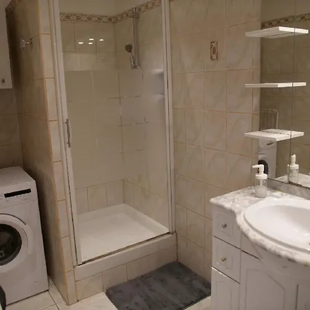 Agreable Flotte, 8eme Arrondissement *