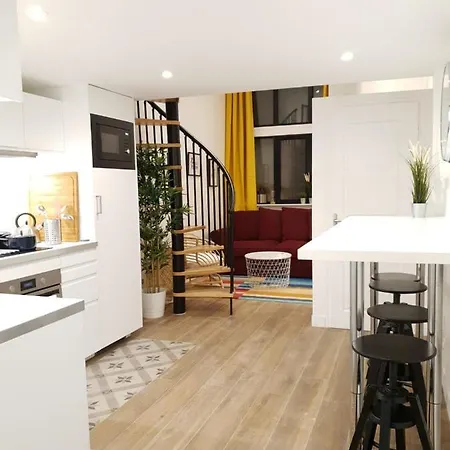 Loft Luxe Liberte Apartment