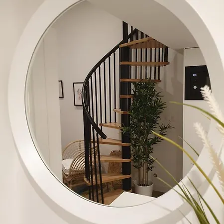 Loft Luxe Liberte Apartment