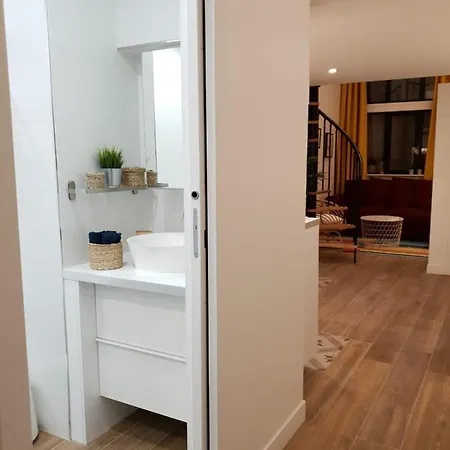 Loft Luxe Liberte Apartment