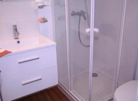 Les Chambres De Jeannette Bed and Breakfast 2*