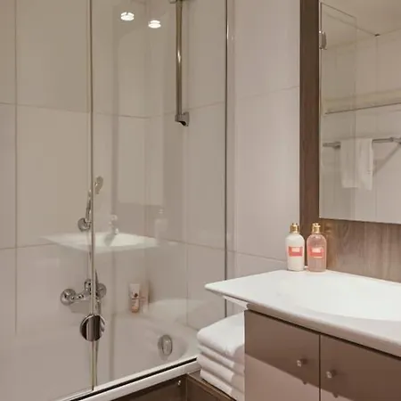 Aparthotel Adagio Access Saint Charles 3*