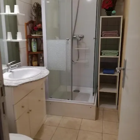 D Hotes Dans Mas A Bed & Breakfast Marseille