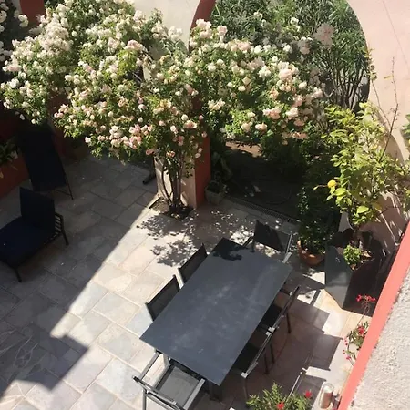 Les De L'abbaye Couette-café Marseille